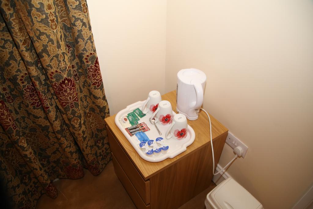 Acorn Lodge Guest House - Free Parking Gosport Buitenkant foto